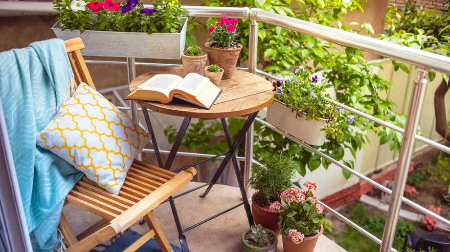 meble składane balkon mały