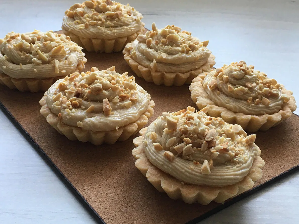 Studzenie babeczek na kratce