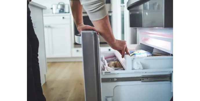 Wnętrze zamrażarki No Frost