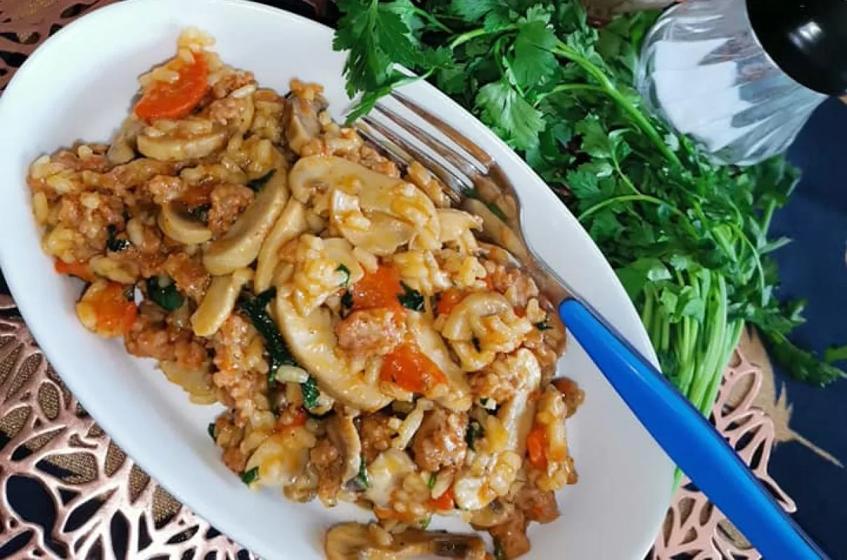 Szybkie obiady z mięsa mielonego, potrawka jednogarnkowa, burgery domowe