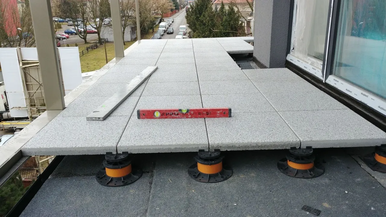 Taras wentylowany płyty betonowe