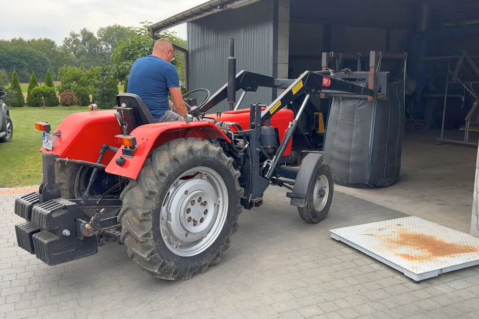 Ursus C-330 z ładowaczem czołowym