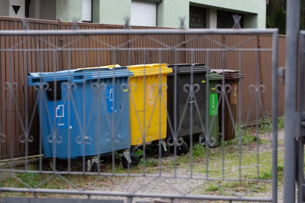 Zdjęcie Gdzie wyrzucić styropian po telewizorze? Sprawdź, jak to zrobić prawidłowo