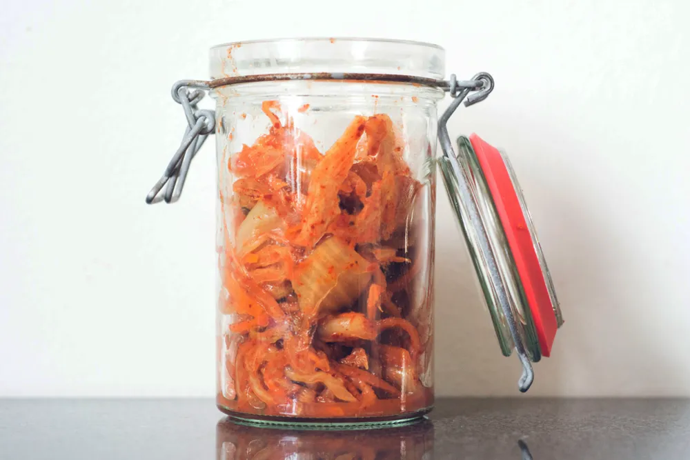 Zdjęcie Jak długo można przechowywać kimchi, aby uniknąć zepsucia?