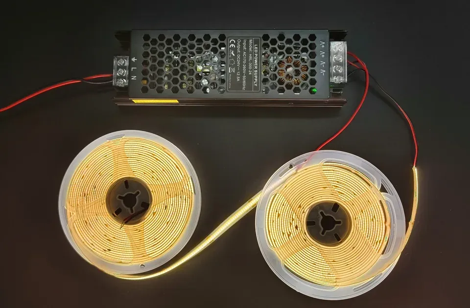 Zdjęcie Jaki kabel do LED 24V? Wybierz odpowiedni przewód, uniknij problemów