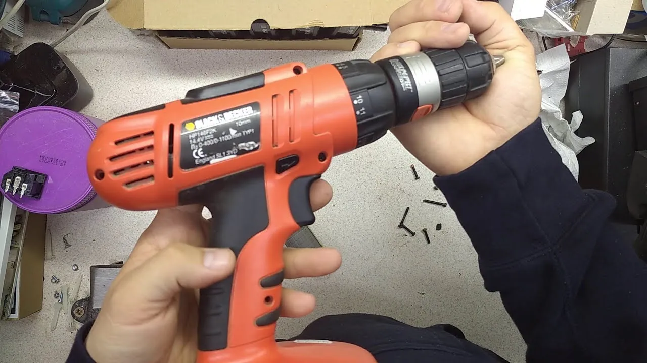Zdjęcie Jak zdjąć głowicę z wiertarki Black & Decker bez problemów i stresu