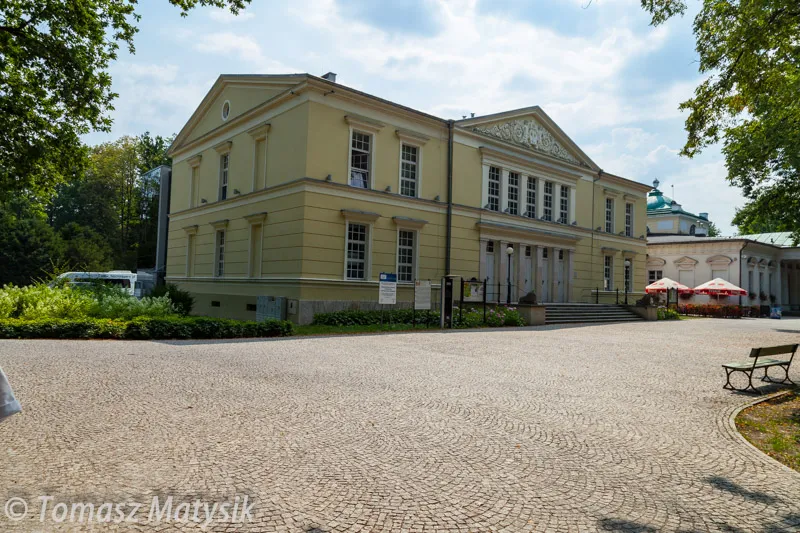 Zdjęcie Teatr Cieplice: Odkryj historię i atrakcje kultury w regionie