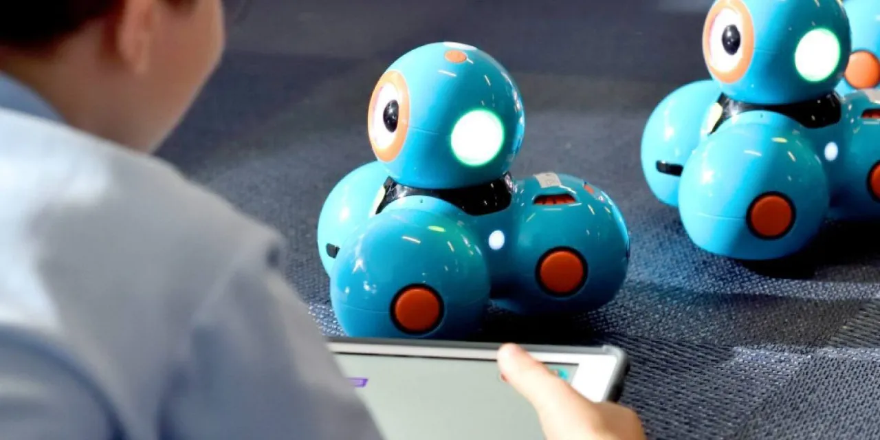 Zdjęcie Robot DIY: Jak zbudować własnego robota i rozwijać umiejętności STEM
