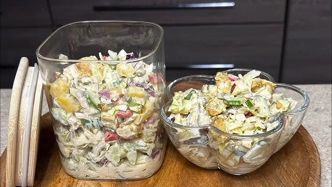 Zdjęcie Sałatka gyros co po kolei – prosta i pyszna receptura krok po kroku