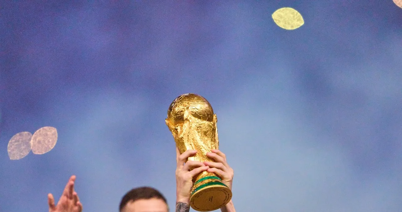 Zdjęcie Ile pucharów ma Messi? Zaskakujące osiągnięcia legendy futbolu