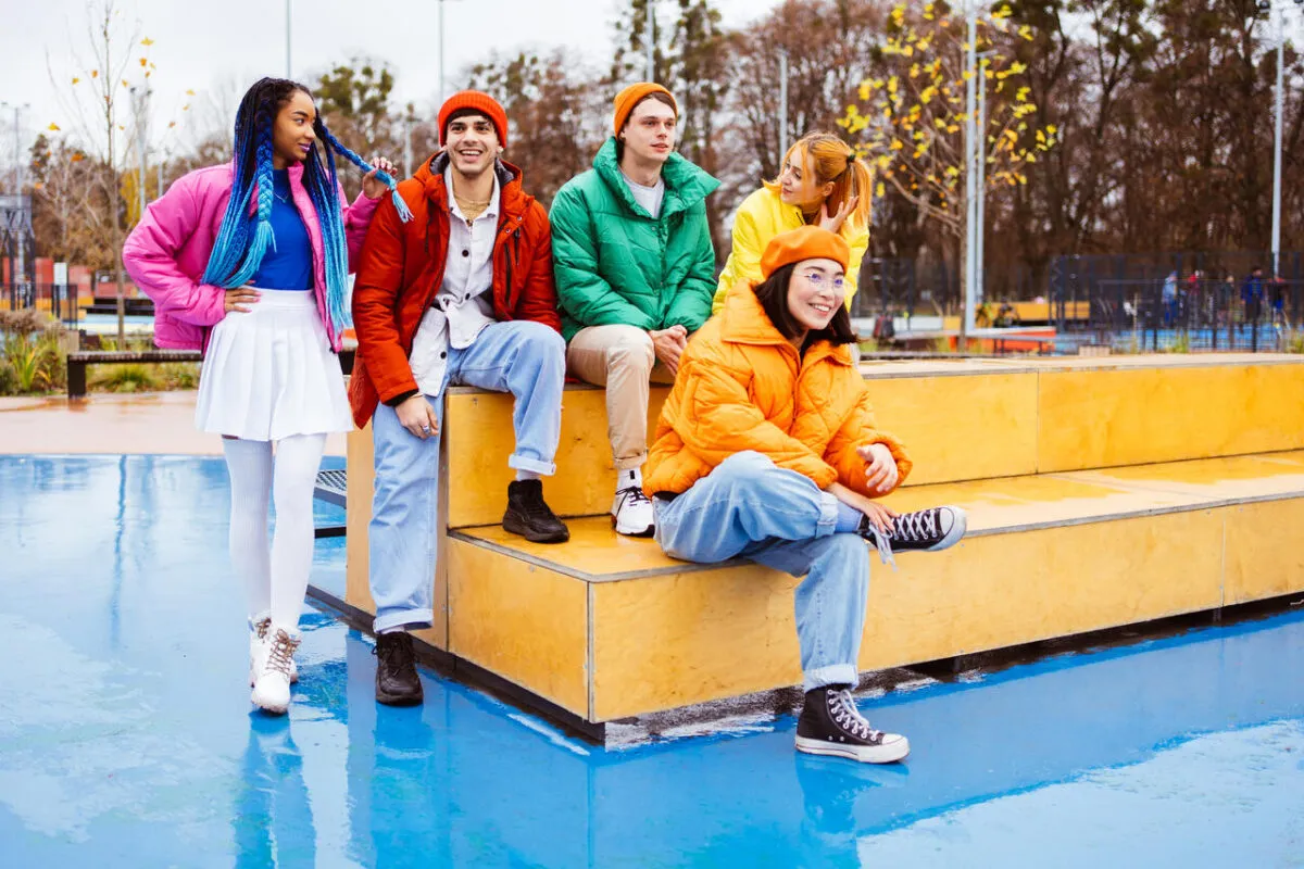 Zdjęcie Moda lat 90.: Jak stworzyć stylizację inspirowaną latami 90.?