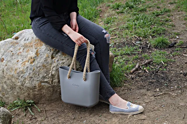 Zdjęcie Modne stylizacje z torebką O bag mini - pomysły na każdą okazję