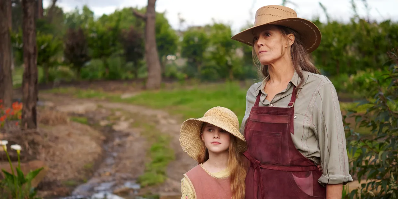Zdjęcie Wszystkie Kwiaty Alice Hart - wzruszający serial. Recenzja 2023