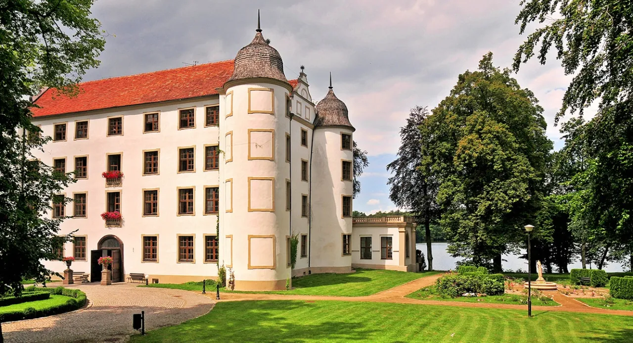 Zdjęcie Hotel Podewils Zamek Rycerski w Krągu - historia, noclegi i atrakcje