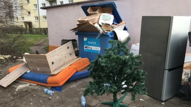 Zdjęcie Czy w Wigilię można wyrzucić śmieci? Poznaj tradycje i przesądy