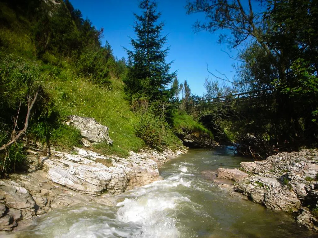 Zdjęcie Biała Woda w Sudetach: spektakularny szlak dla każdego turysty