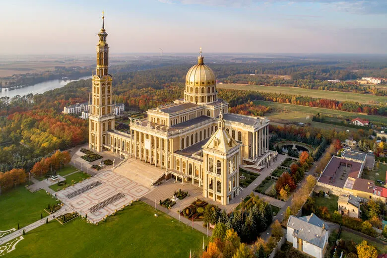 Zdjęcie Czym jest sanktuarium? Definicja, znaczenie i rola w religii i kulturze