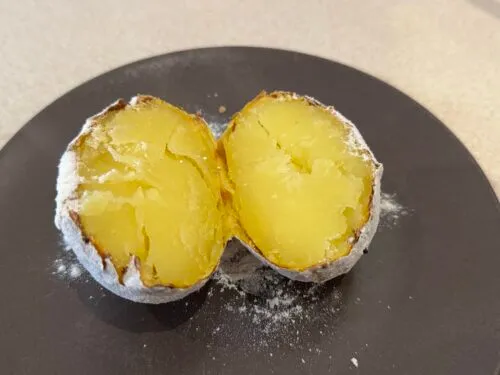 Zdjęcie Ziemniaki z mikrofali jak z ogniska – smak, który Cię zaskoczy