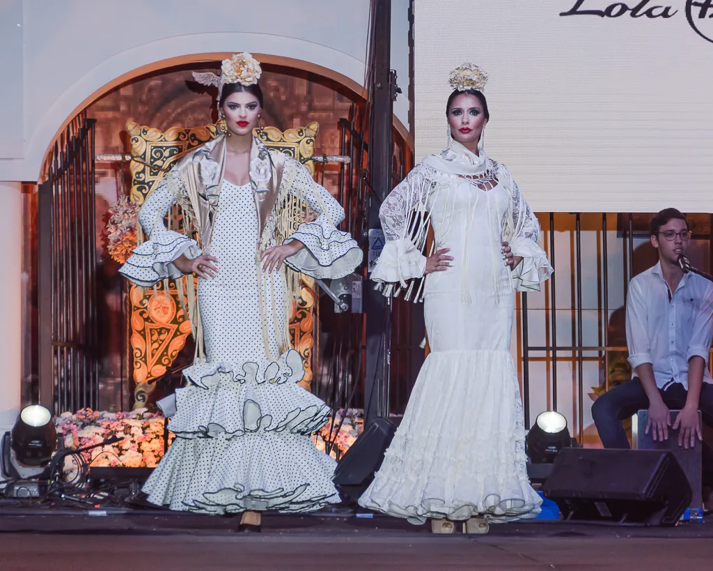Zdjęcie Falda flamenca de lunares: elige, combina y cuida tu look perfecto