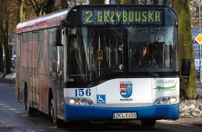 Zdjęcie Ile kosztuje bus z Kołobrzegu do Dźwirzyna? Sprawdź ceny i trasy!