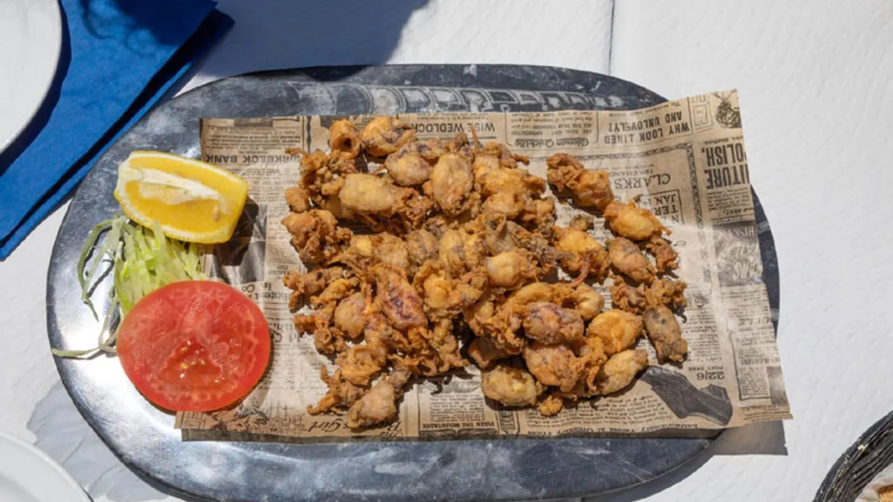 Zdjęcie Cómo preparar puntillas de calamar a la andaluza crujientes y deliciosas
