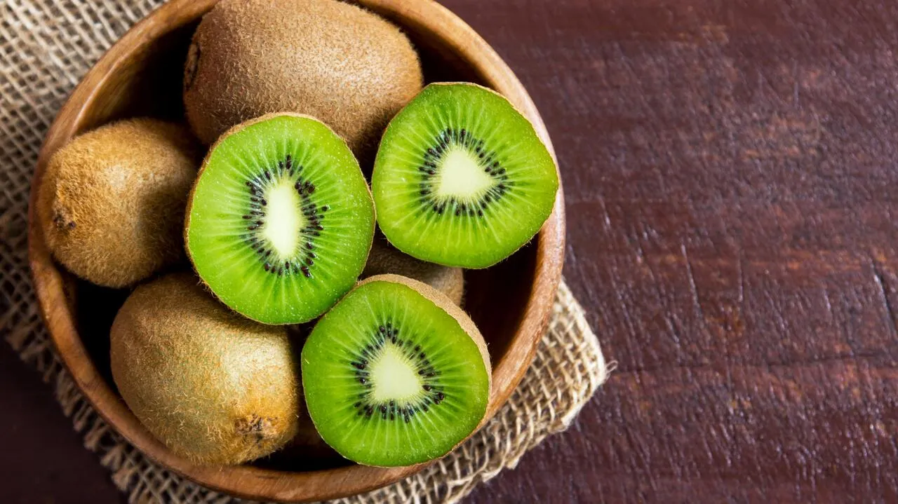 Zdjęcie Czy kiwi uczula? Objawy alergii i jak ich unikać