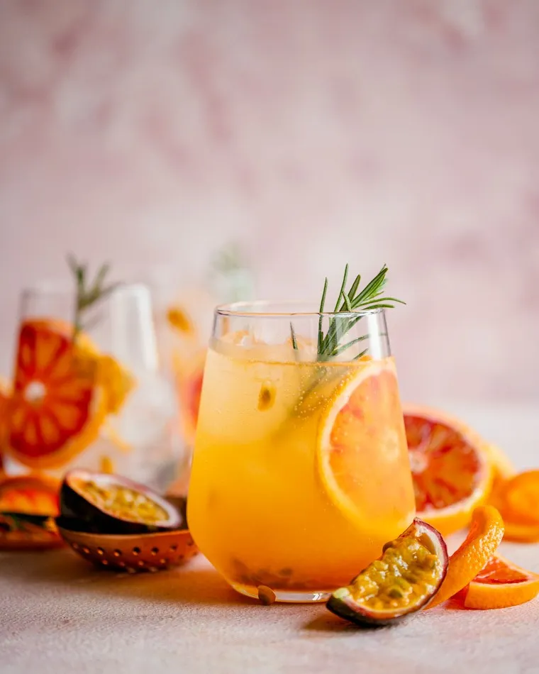 Zdjęcie Jak przygotować orzeźwiający drink z prosecco i sokiem pomarańczowym