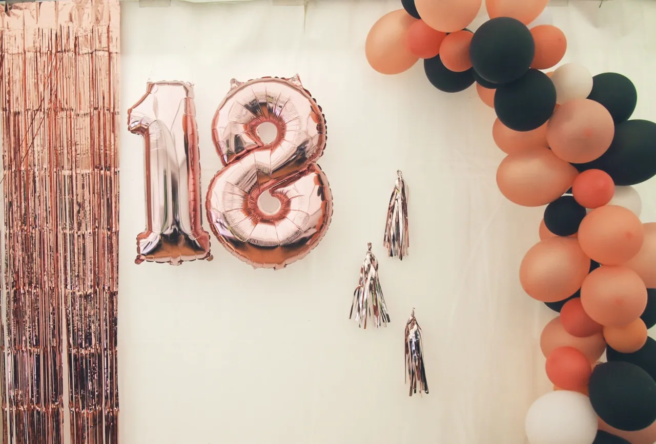Zdjęcie Najlepsze DIY dekoracje na 18 urodziny, które zachwycą gości