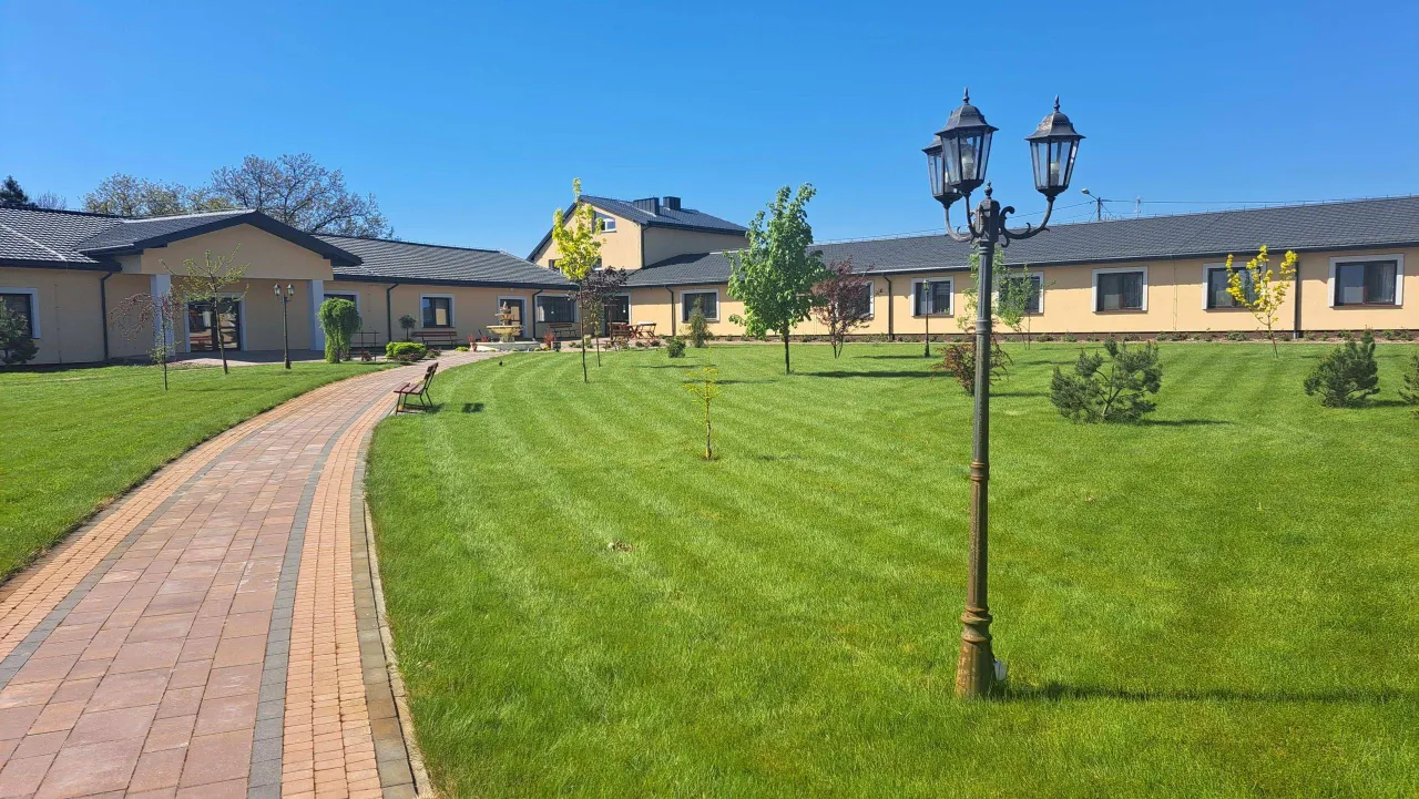 Dom opieki Szafirek Czeladź okolica rzeka Brynica