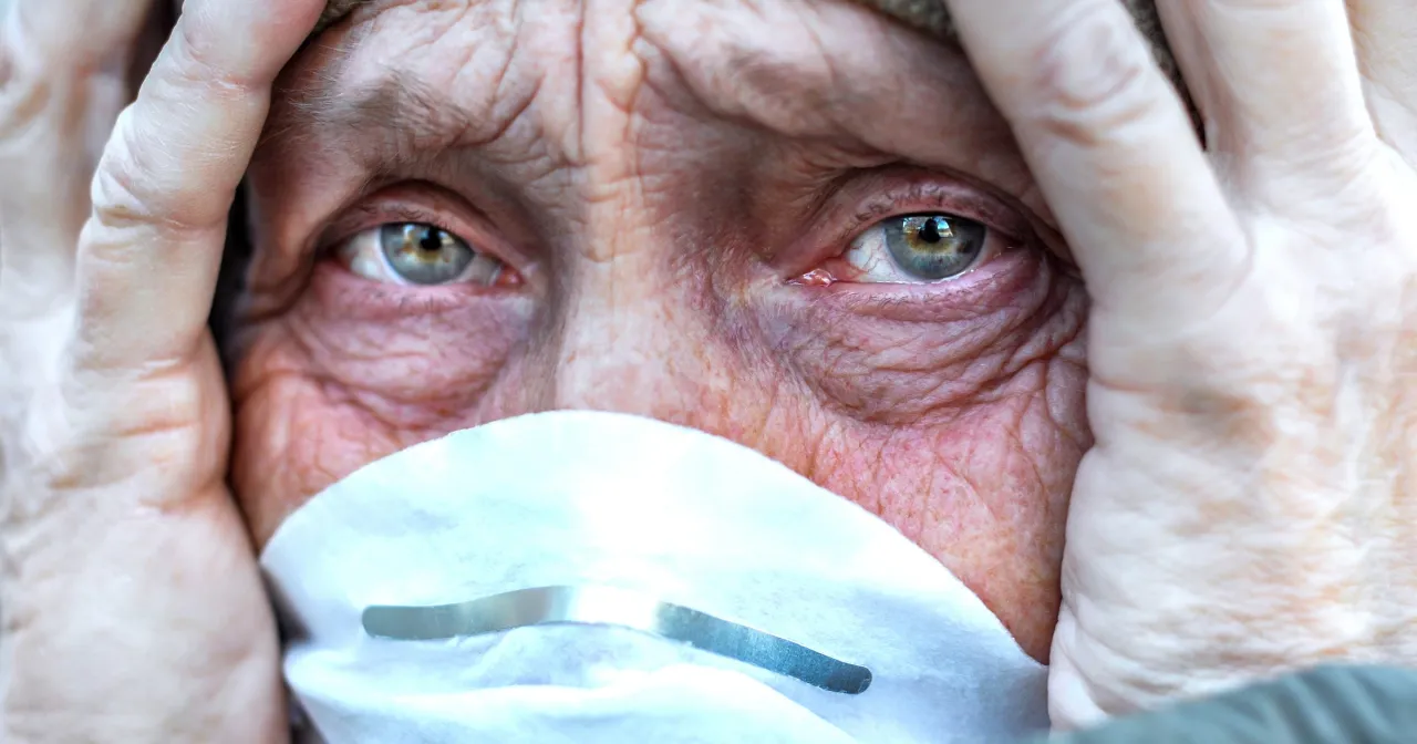 smutna osoba z mgłą mózgową