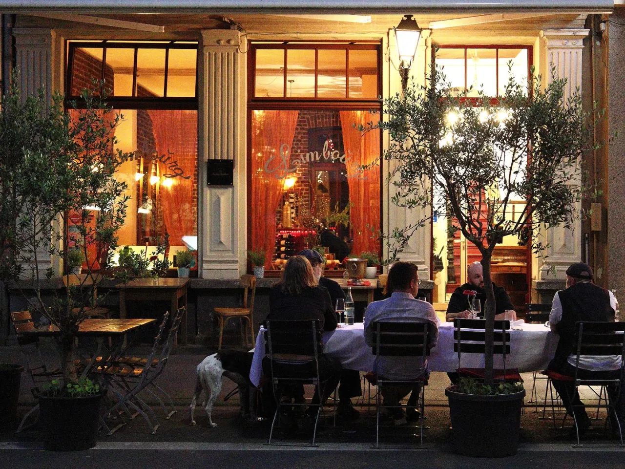 romantisches Abendessen in einem gem&uuml;tlichen Restaurant K&ouml;ln Belgisches Viertel