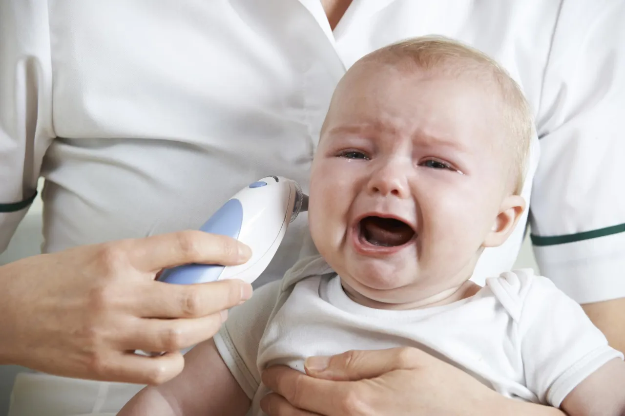 dziecko z b&oacute;lem ucha przedszkole