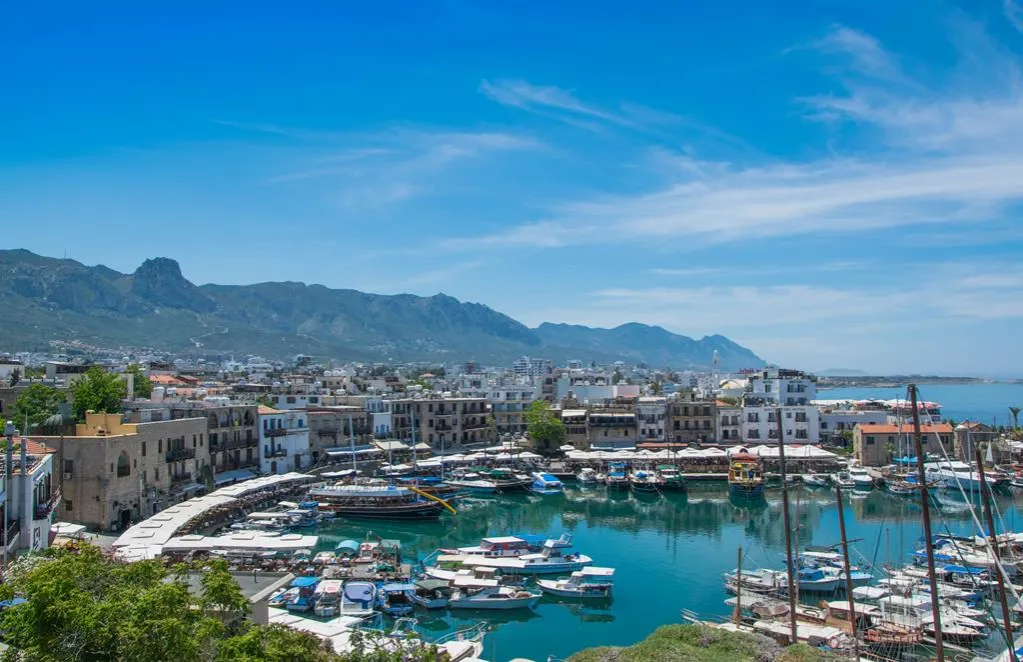 Malowniczy port w Kyrenii