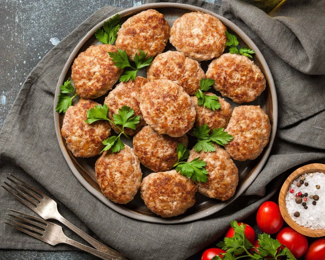 świeże mięso mielone przyprawy