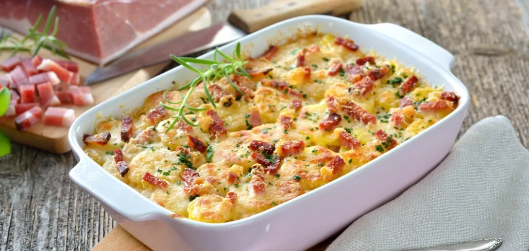 różne warianty zapiekanki ziemniaczanej