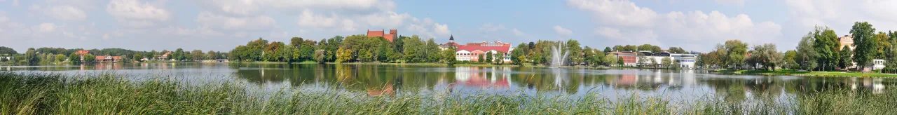 panoramiczny widok na Jeziorak z Iławy