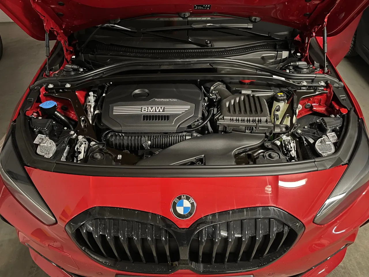 BMW 120i F40 silnik B48