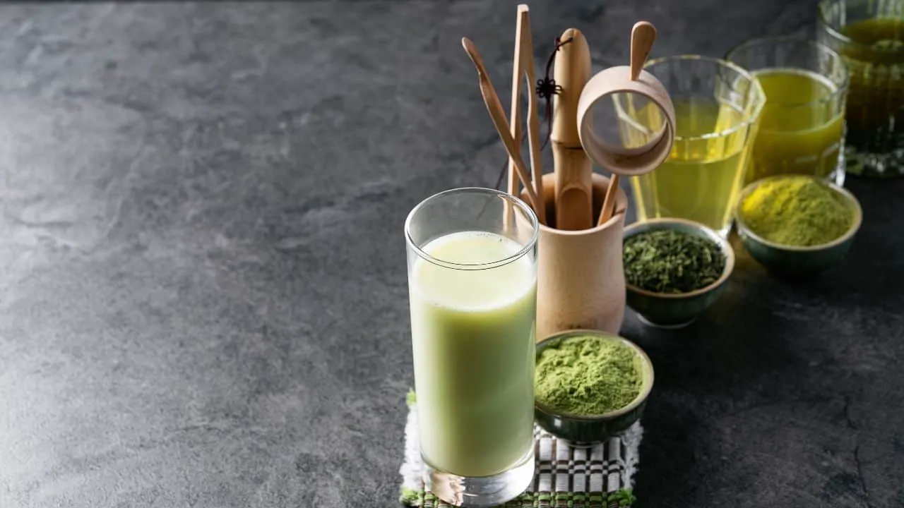 Matcha proszek i akcesoria do parzenia