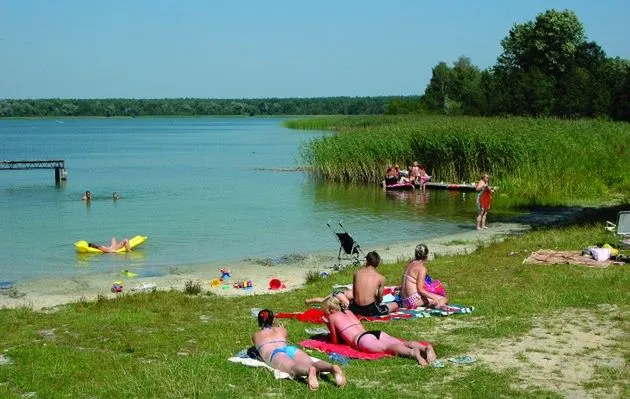 Jezioro Krasne atrakcje dla dzieci bezpieczna plaża