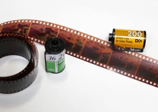 proces wywoływania filmu fotograficznego C-41