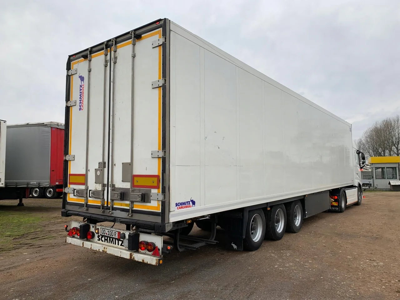 naczepa chłodnia z systemem doppelstock