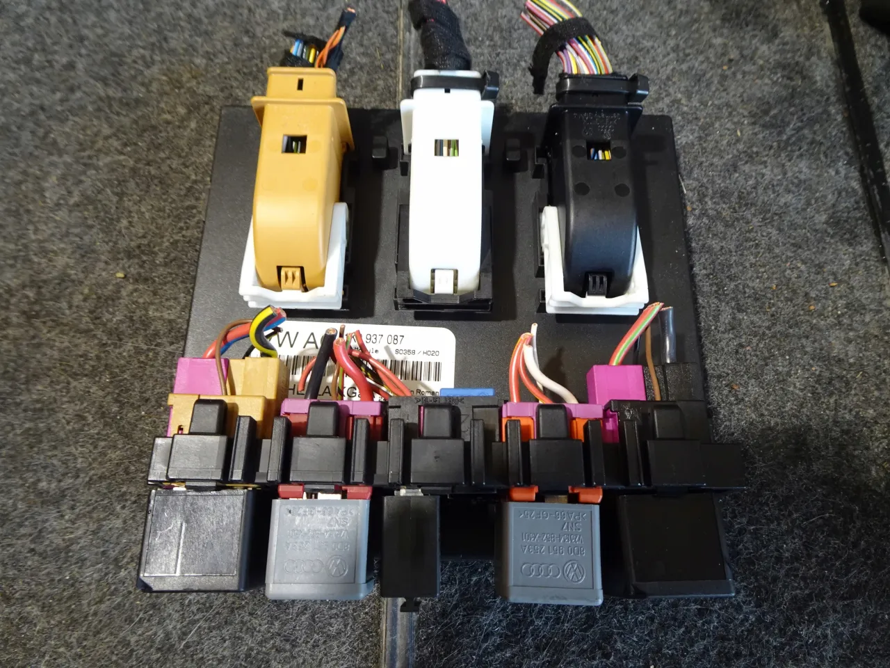 Skoda Octavia moduł komfortu lokalizacja, dostęp do BCM