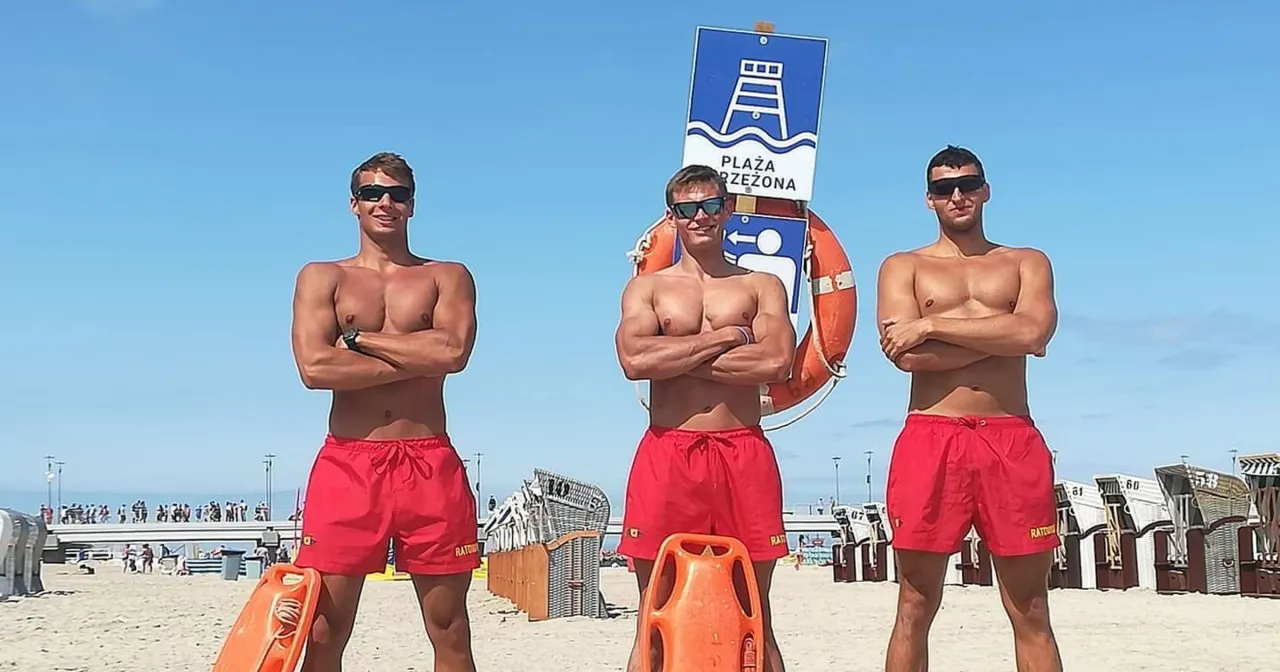 instruktor pływania ratownik wopr por&oacute;wnanie