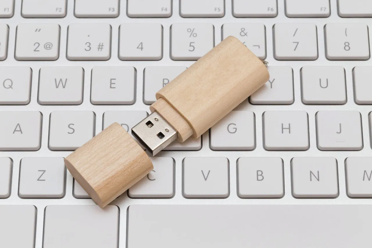 Kopiowanie plików na pendrive, muzyka na USB