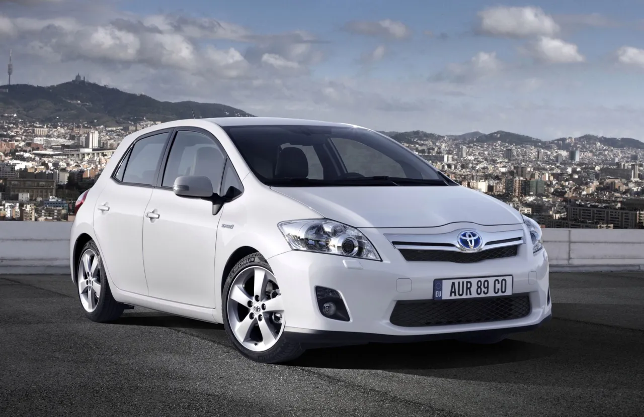 Toyota Auris Hybrid używana