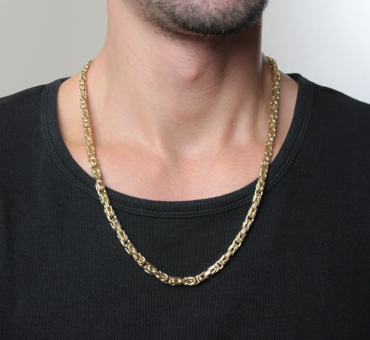 złote łańcuszki o r&oacute;żnej wadze i grubości