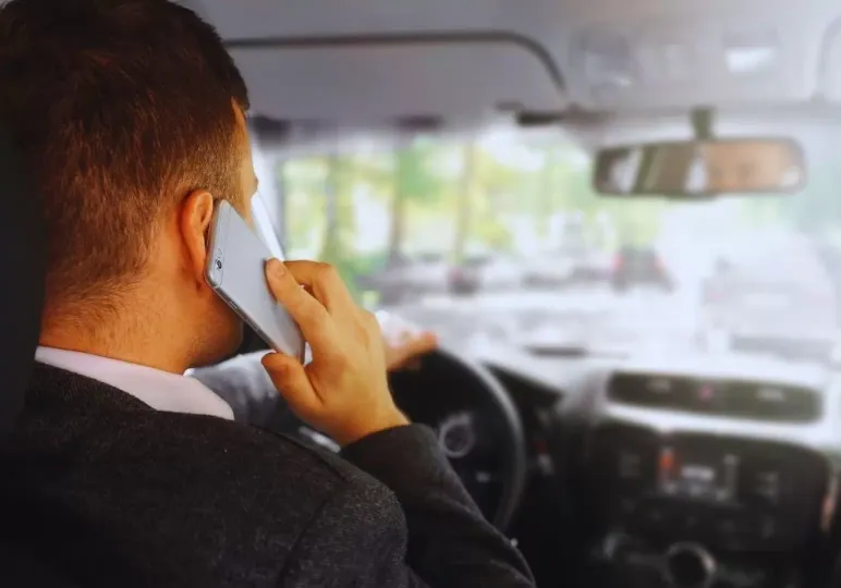 mandat punkty karne telefon za kierownicą