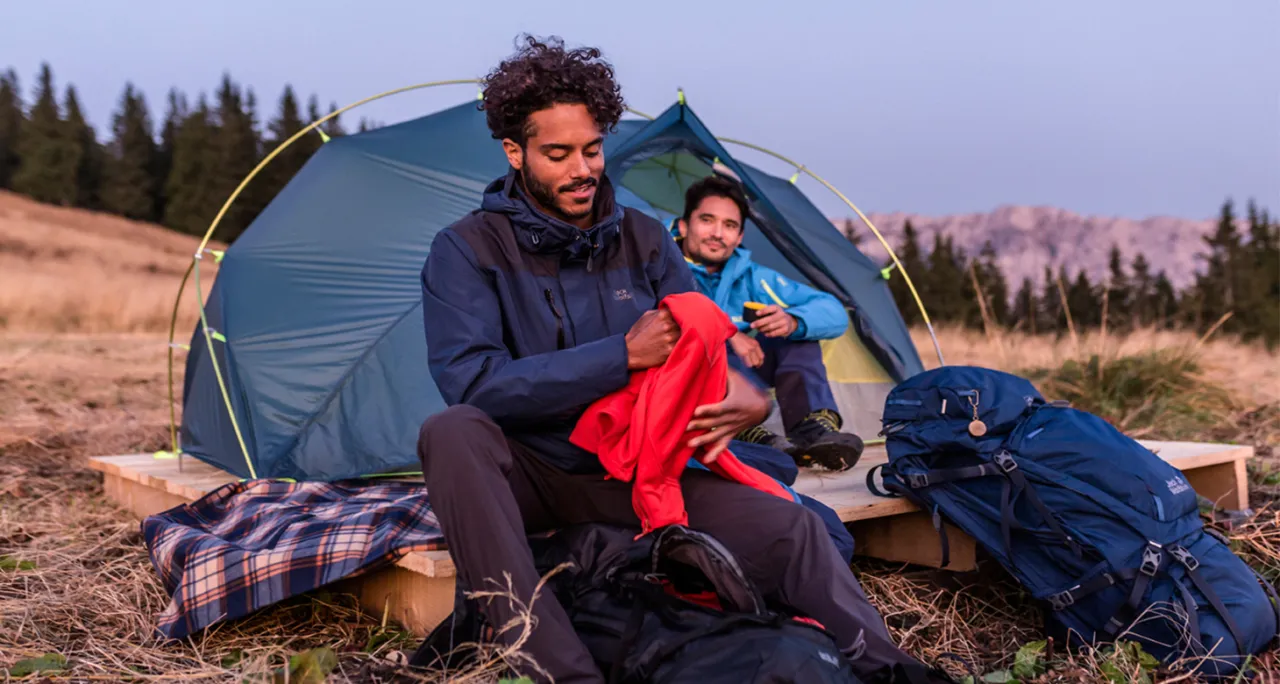 ubiór na cebulkę w górach, warstwy odzieży trekkingowej