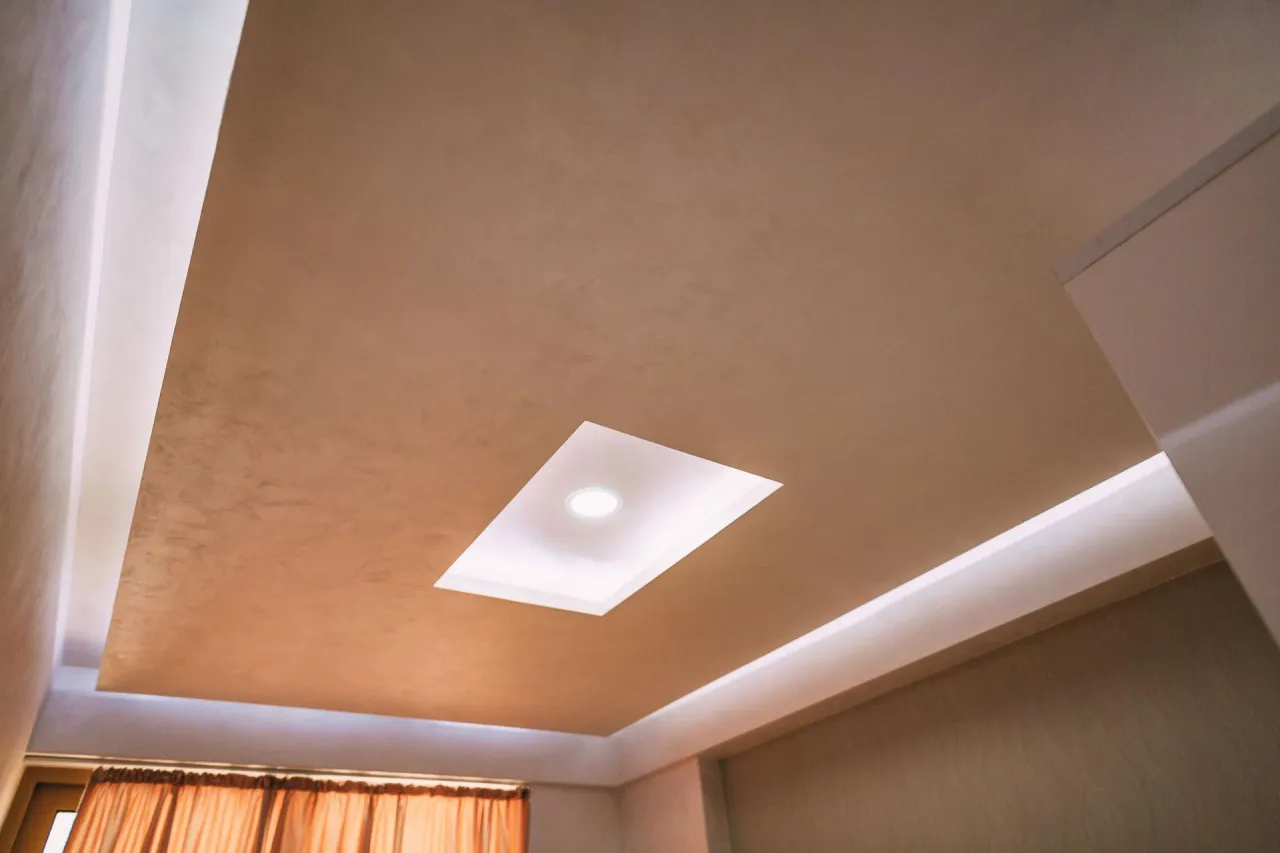 błędy montażu sufitu napinanego