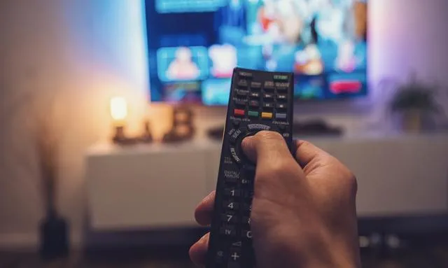 Zdjęcie CDA czy Netflix: która platforma lepsza? Porównanie ofert, cen i opinii